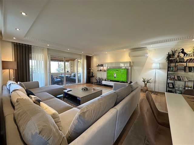 فيلا في الجزء الأوسط من ألانيا مطلة على البحر