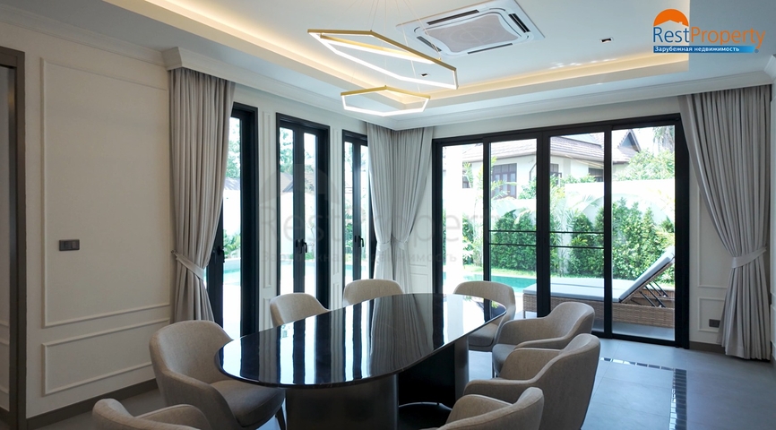 فيلات على طراز البحر الأبيض المتوسط في بانغ تاو