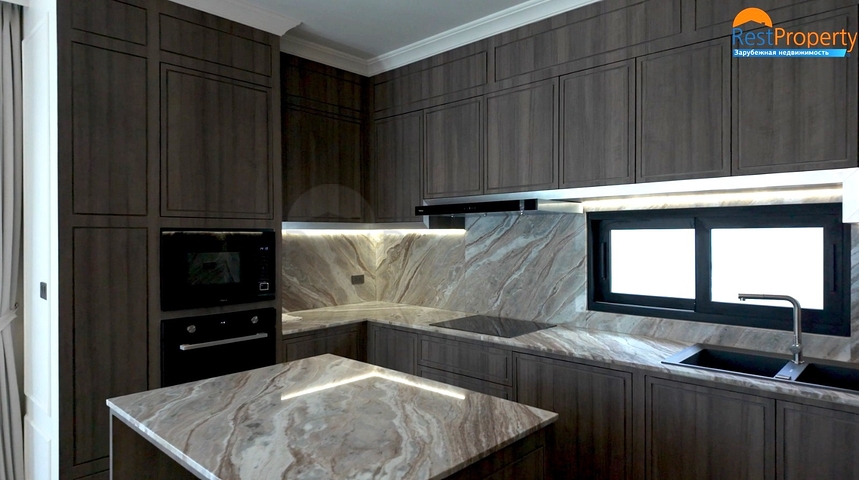 فيلات على طراز البحر الأبيض المتوسط في بانغ تاو