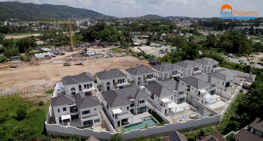 فيلات على طراز البحر الأبيض المتوسط في بانغ تاو