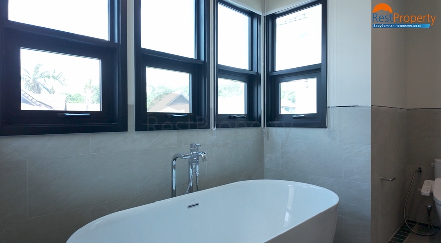 فيلات على طراز البحر الأبيض المتوسط في بانغ تاو