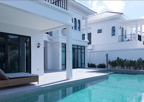 فيلات على طراز البحر الأبيض المتوسط في بانغ تاو