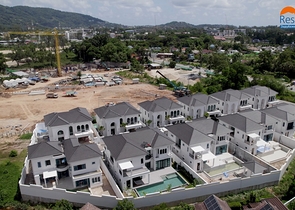 فيلات على طراز البحر الأبيض المتوسط في بانغ تاو