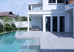 فيلات على طراز البحر الأبيض المتوسط في بانغ تاو