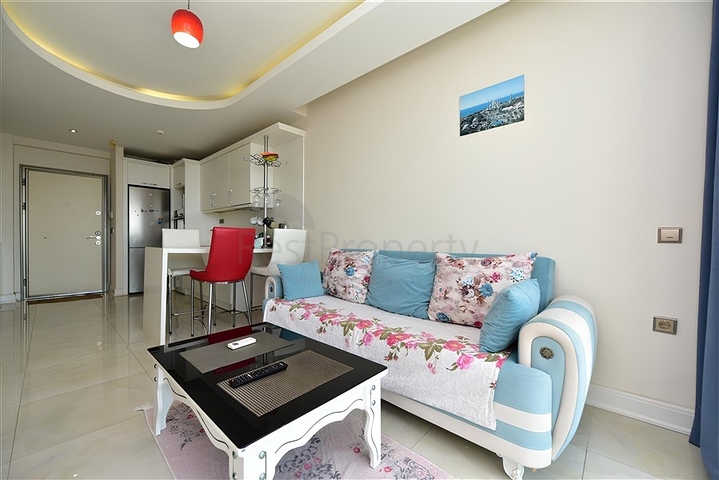 شقة 1+1 في منطقة محمودلار مطلة على البحر