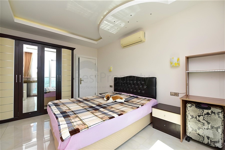 شقة 1+1 في منطقة محمودلار مطلة على البحر