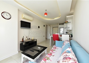 شقة 1+1 في منطقة محمودلار مطلة على البحر