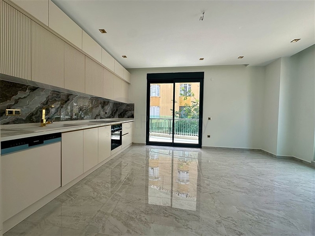 شقة 2 + 1 في وسط ألانيا