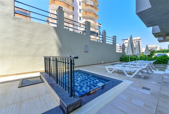 شقة 1+1 في حي محمودلار على بعد 600 متر من البحر