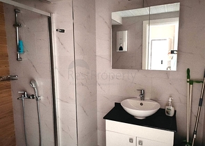 شقة مريحة 800 متر من شاطئ كليوباترا