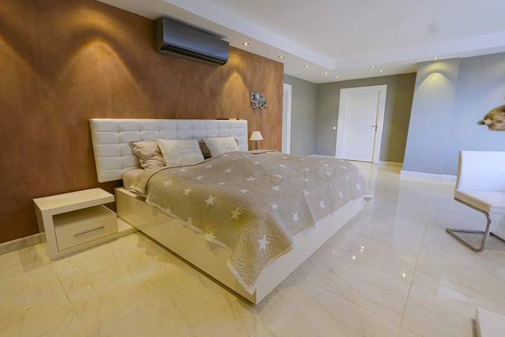 فيلا 3+2 في وسط ألانيا مع إطلالة على البحر الأبيض المتوسط