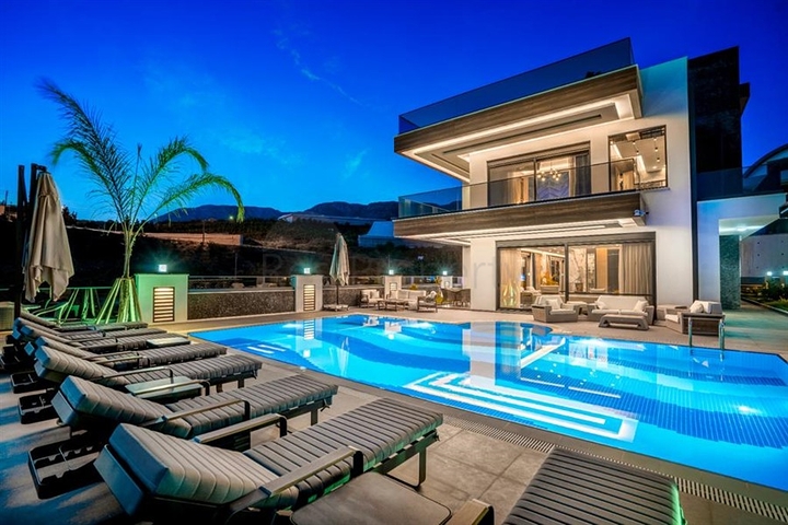 فيلا فاخرة في منطقة كارجيجاك