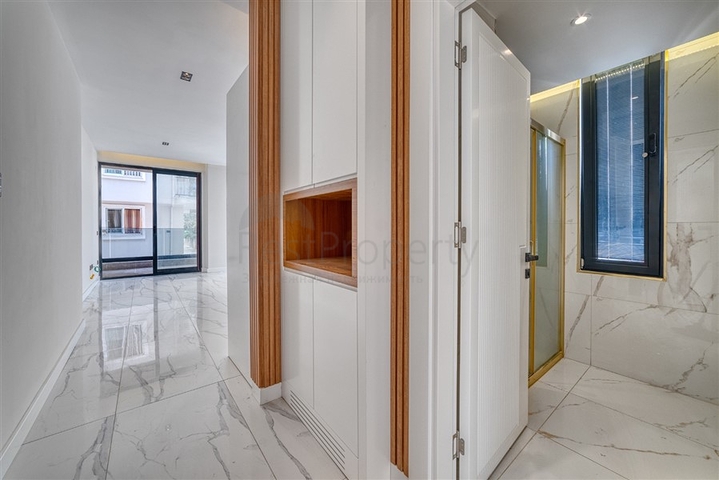 شقق على بعد 50 متر من البحر في منطقة شاطئ كليوباترا