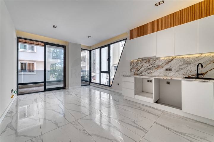 شقق على بعد 50 متر من البحر في منطقة شاطئ كليوباترا