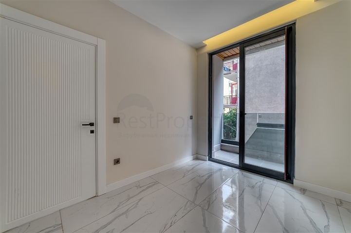 شقق على بعد 50 متر من البحر في منطقة شاطئ كليوباترا