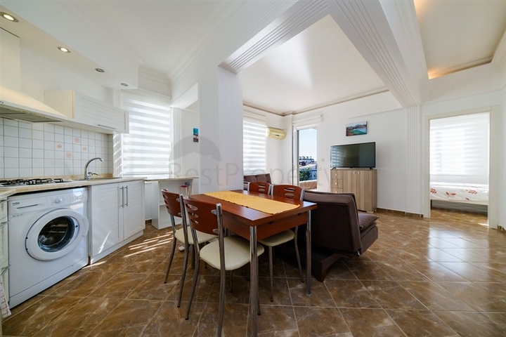 شقة مفروشة 1 + 1 في وسط ألانيا