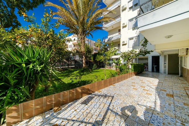 شقة مفروشة 1 + 1 في وسط ألانيا