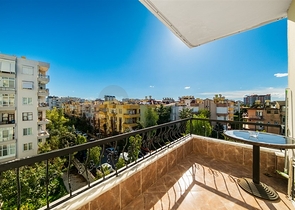 شقة مفروشة 1 + 1 في وسط ألانيا