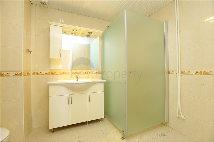 شقة فسيحة 2 + 1 على بعد 500 متر من شاطئ كليوباترا 