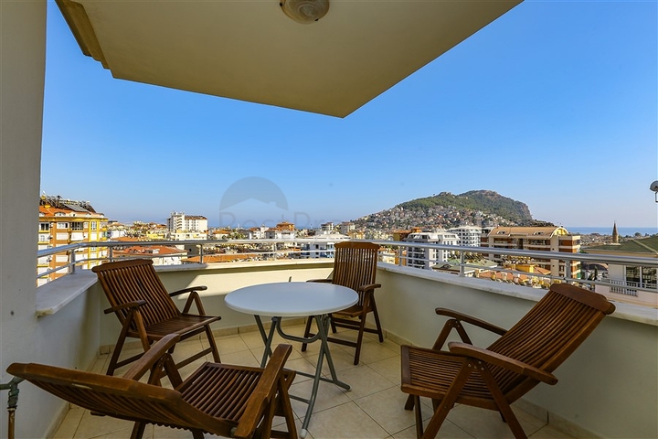 شقة فسيحة 2 + 1 على بعد 500 متر من شاطئ كليوباترا 