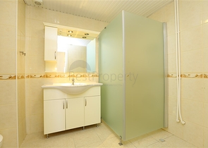 شقة فسيحة 2 + 1 على بعد 500 متر من شاطئ كليوباترا 