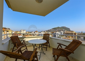 شقة فسيحة 2 + 1 على بعد 500 متر من شاطئ كليوباترا 