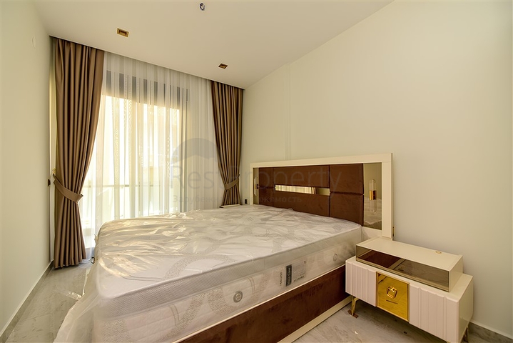 شقة 1+1 في مجمع من الدرجة الممتازة في وسط ألانيا 