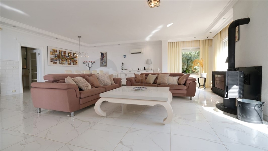 فيلا خاصة محاطة بالطبيعة في منطقة كستل