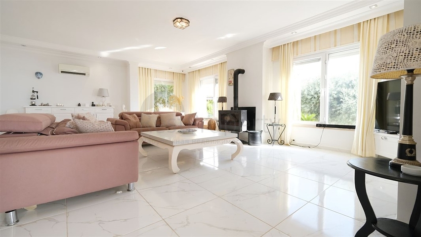 فيلا خاصة محاطة بالطبيعة في منطقة كستل