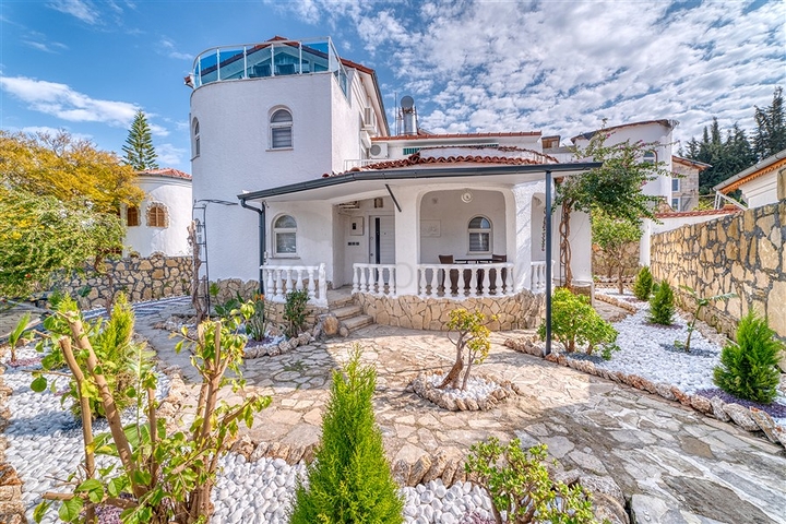 الفيلا الفاخرة هي مزيج مثالي من الطبيعة والراحة الحديثة