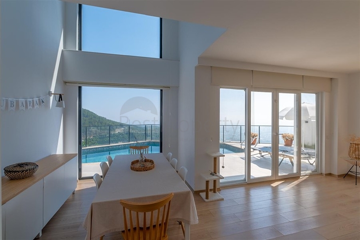 منزل مثالي على البحر: فيلا حصرية في منطقة أوبا الشهيرة