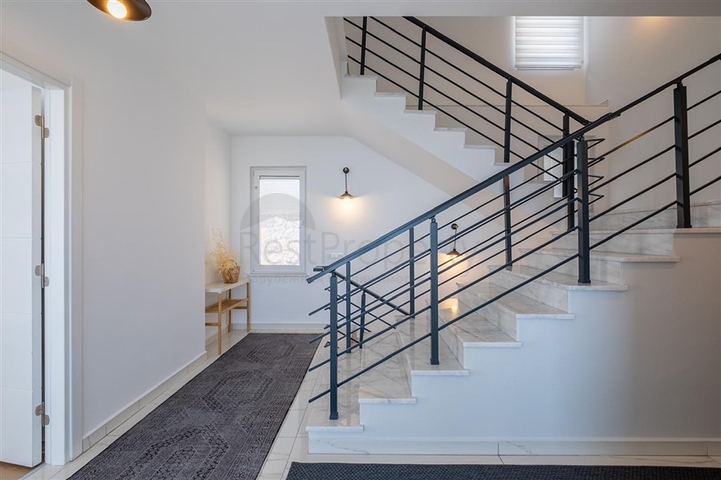 منزل مثالي على البحر: فيلا حصرية في منطقة أوبا الشهيرة