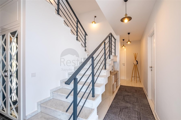 منزل مثالي على البحر: فيلا حصرية في منطقة أوبا الشهيرة