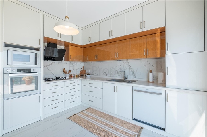 منزل مثالي على البحر: فيلا حصرية في منطقة أوبا الشهيرة