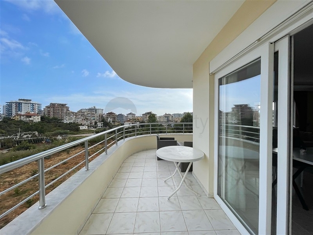 شقة فسيحة 2 + 1 في منطقة توسمور