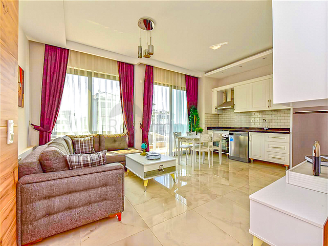 شقة 200 متر من البحر في حي كستل