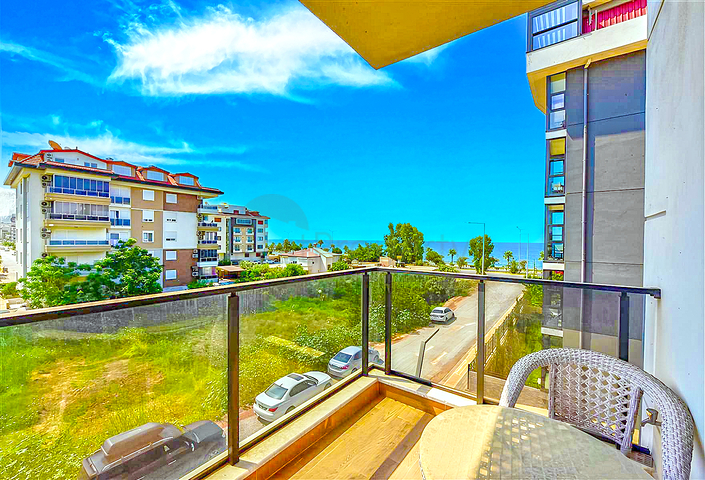 شقة 200 متر من البحر في حي كستل