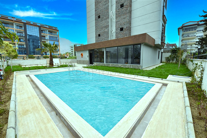 شقة 200 متر من البحر في حي كستل