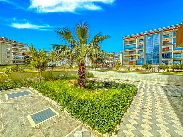 شقة 200 متر من البحر في حي كستل