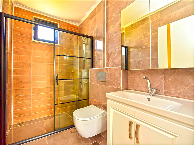 شقة 200 متر من البحر في حي كستل