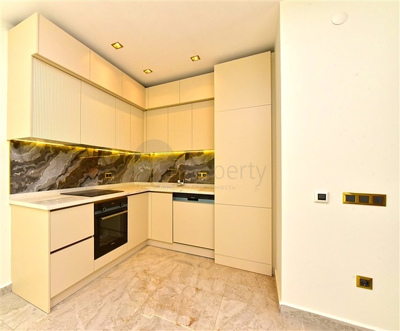 شقة 1+1 في وسط ألانيا 