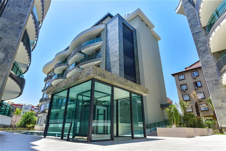 شقة 1+1 في وسط ألانيا 