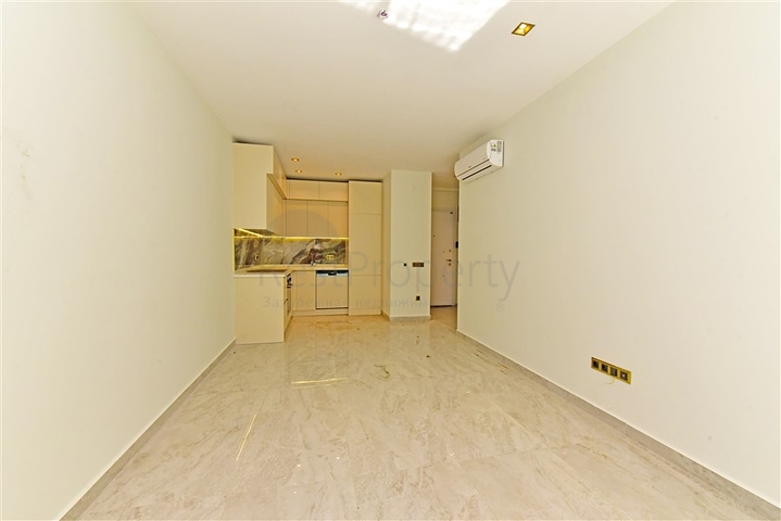 شقة 1+1 في وسط ألانيا 