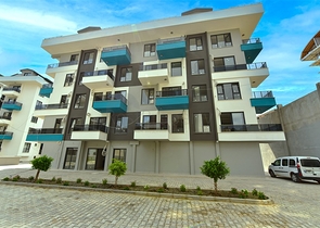 شقة 3+1 في منطقة شاطئ كليوباترا ، على بعد 600 متر من البحر