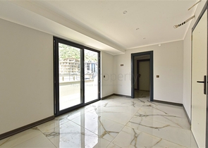 شقة 3+1 في منطقة شاطئ كليوباترا ، على بعد 600 متر من البحر