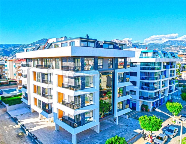 شقق 2 + 1 350 متر من البحر  