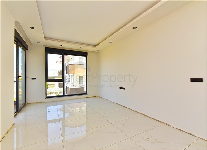 شقق 2 + 1 350 متر من البحر  