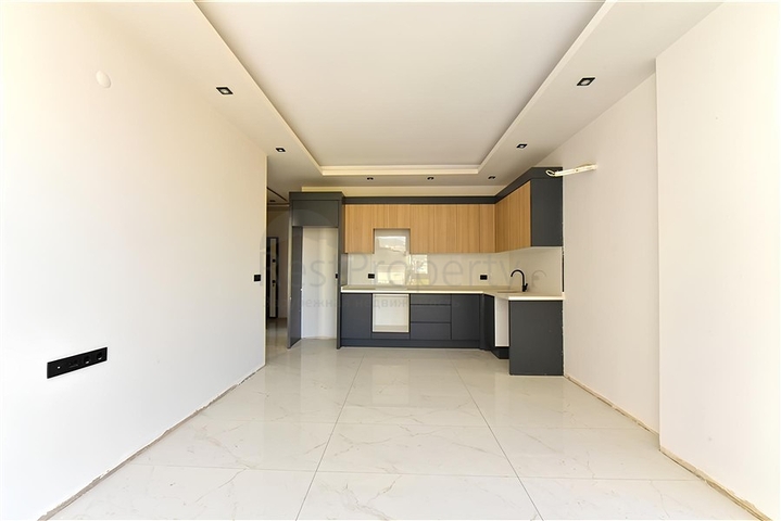 شقق 2 + 1 350 متر من البحر  