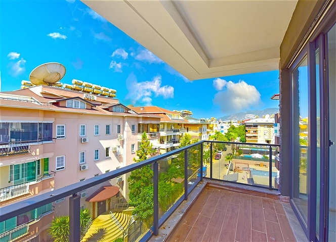 شقق 2 + 1 350 متر من البحر  