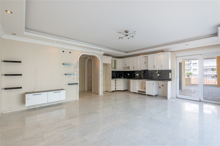 انيقة وذات موقع مميز قريب من البحر والخدمات - شقة لك ولعائلتك - 3 غرف وصالة مع الاثاث- مهموتلار / الانيا 